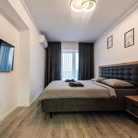 Vanda - Park-View Apartment With Private Balcony Bucareste Exterior foto